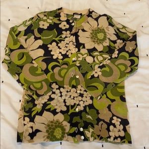 Sweater with vintage floral print